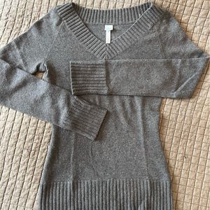 Bloomingdale’s Aqua 100% cashmere v-neck sweater S